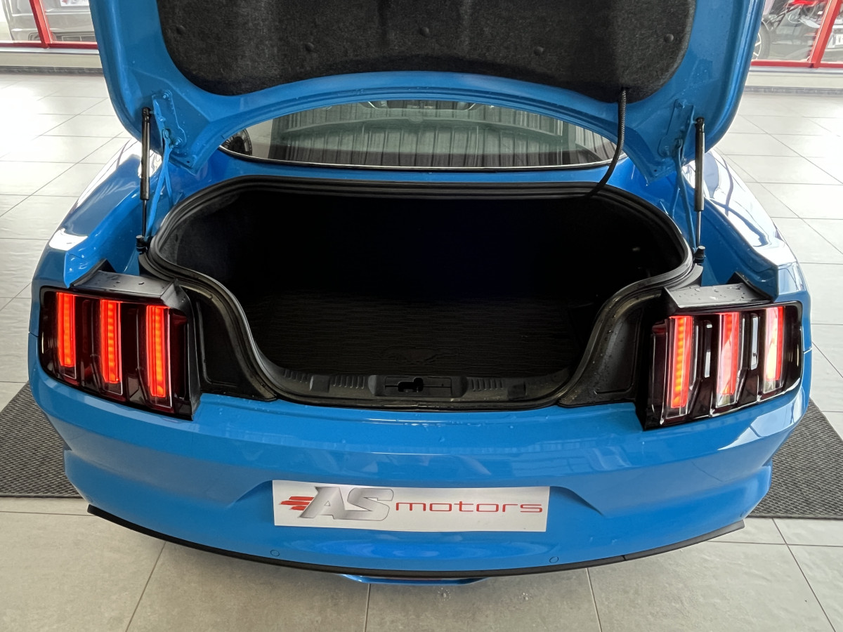 FORD MUSTANG FASTBACK 5,0 V8 421 GT GPS CAMERA REGULATEUR LIMITEUR KEYLESS ECHAPPEMENT A CLAPET HIFI SOUND   PARK PILOT APPLE CARPLAY FEUX BI-XENON JANTES 19 EXCELLENT ETAT