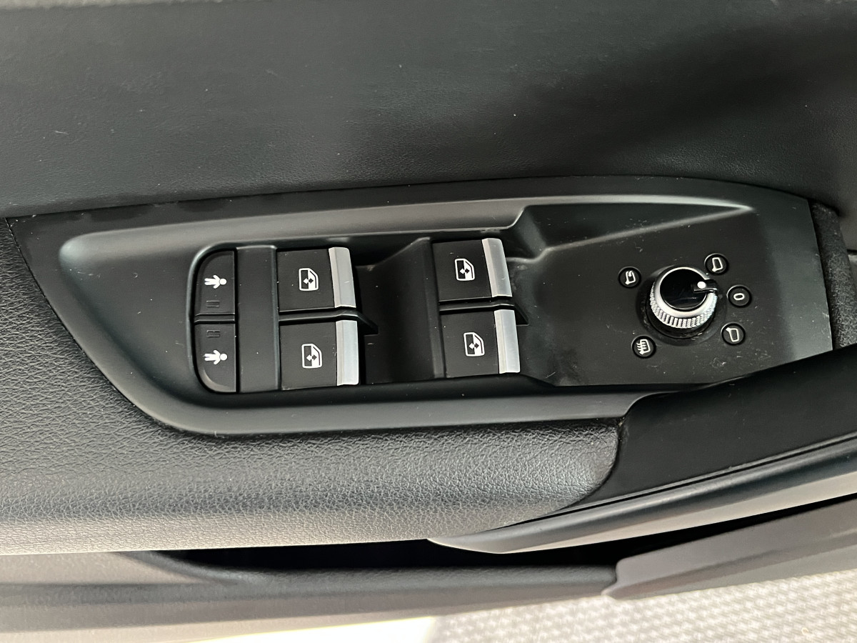 AUDI Q5 S-LINE 2,0 TDI 190 QUATTRO  S-TRONIC 7 TOIT PANORAMIQUE OUVRANT GPS CAMERA APPLE CARPLAY KEYLESS REGULATEUR LIMITEUR FEUX LED PARK PILOT JANTES ROTOR 19