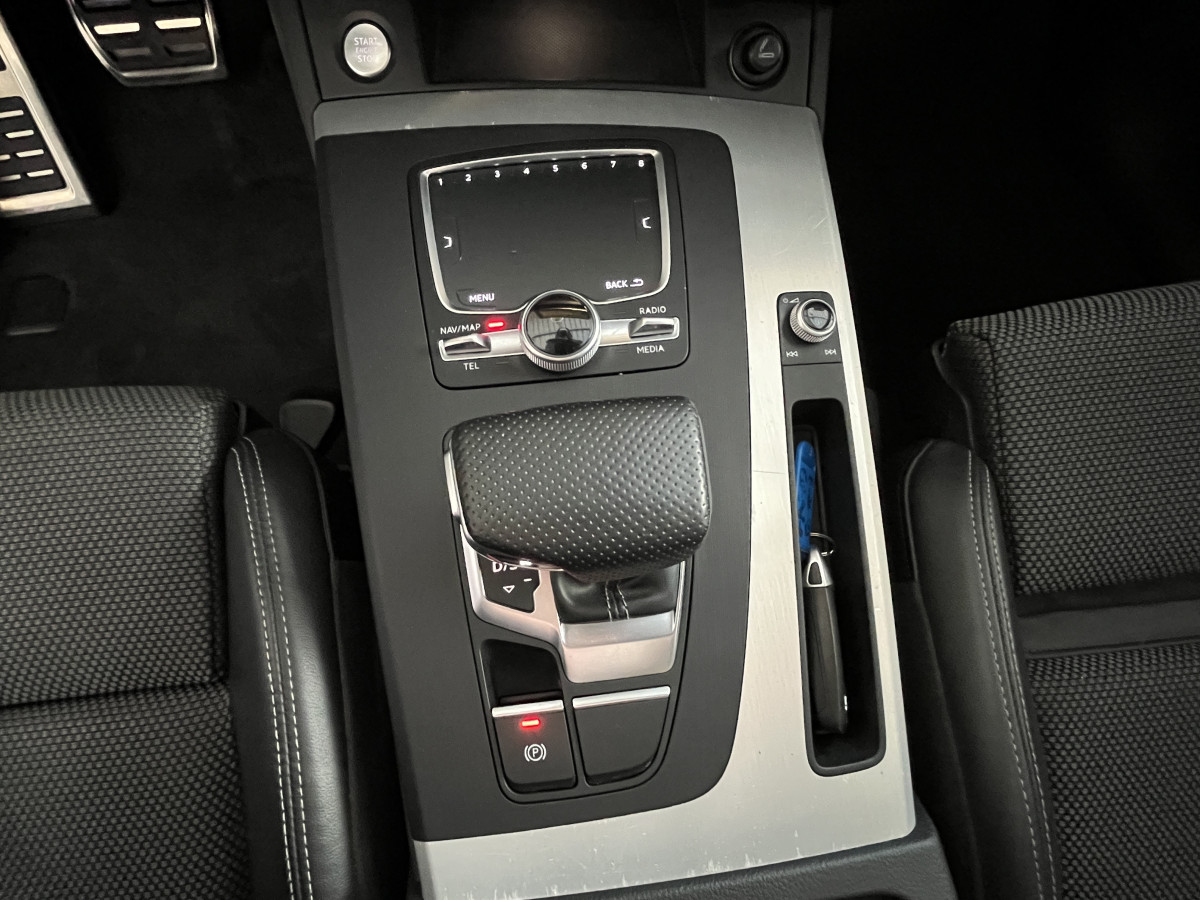 AUDI Q5 S-LINE 2,0 TDI 190 QUATTRO  S-TRONIC 7 TOIT PANORAMIQUE OUVRANT GPS CAMERA APPLE CARPLAY KEYLESS REGULATEUR LIMITEUR FEUX LED PARK PILOT JANTES ROTOR 19