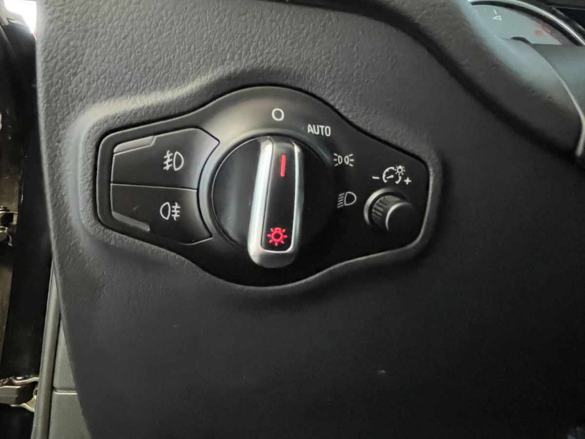 AUDI SQ5 3,0  TDI V6 313 BVA8 QUATTRO ATTELAGE  TOIT PANORAMIQUE OUVRANT  GPS CAMERA HIFI B&O KEYLESS REGULATEUR ADAPTATIF FULL CUIR  BI-XENON  PARK PILOT  PACK CARBON DRIVE SELECT JANTE 21  EXCELLENT ETAT