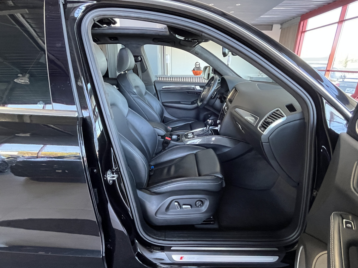 AUDI SQ5 3,0  TDI V6 313 BVA8 QUATTRO ATTELAGE  TOIT PANORAMIQUE OUVRANT  GPS CAMERA HIFI B&O KEYLESS REGULATEUR ADAPTATIF FULL CUIR  BI-XENON  PARK PILOT  PACK CARBON DRIVE SELECT JANTE 21  EXCELLENT ETAT