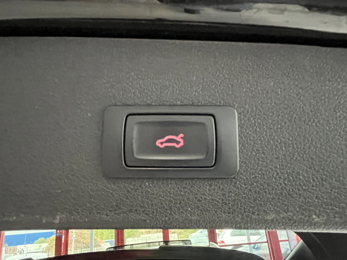 AUDI SQ5 3,0  TDI V6 313 BVA8 QUATTRO ATTELAGE TOIT PANORAMIQUE OUVRANT  GPS CAMERA HIFI B&O KEYLESS REGULATEUR ADAPTATIF  BI-XENON  PARK PILOT  DRIVE SELECT JANTES 20  EXCELLENT ETAT