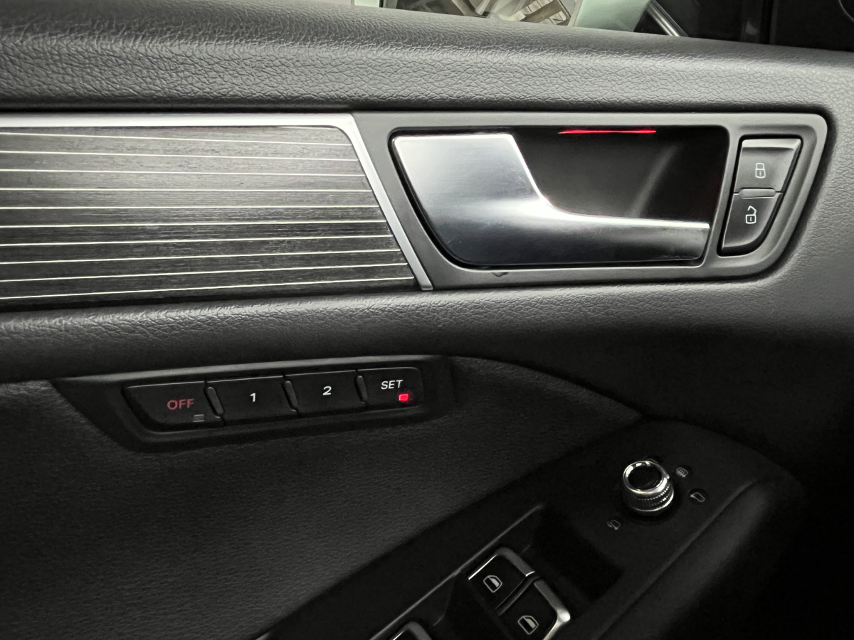 AUDI SQ5 3,0  TDI V6 313 BVA8 QUATTRO ATTELAGE TOIT PANORAMIQUE OUVRANT  GPS CAMERA HIFI B&O KEYLESS REGULATEUR ADAPTATIF  BI-XENON  PARK PILOT  DRIVE SELECT JANTES 20  EXCELLENT ETAT