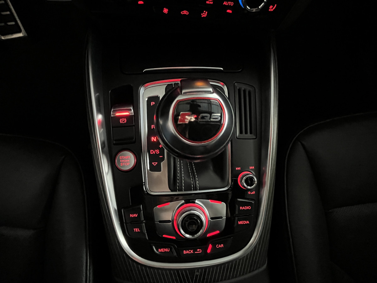 AUDI SQ5 3,0  TDI V6 313 BVA8 QUATTRO ATTELAGE TOIT PANORAMIQUE OUVRANT  GPS CAMERA HIFI B&O KEYLESS REGULATEUR ADAPTATIF  BI-XENON  PARK PILOT  DRIVE SELECT JANTES 20  EXCELLENT ETAT