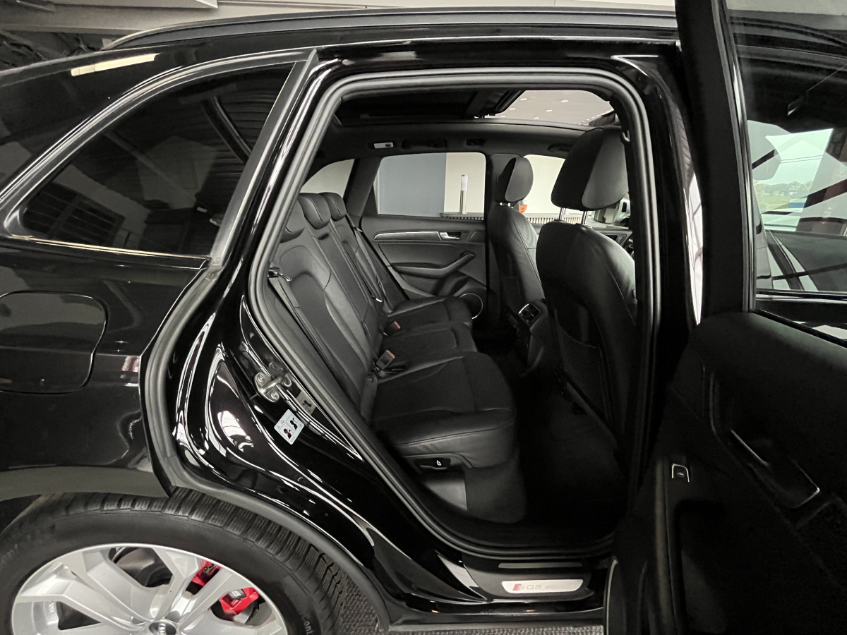 AUDI SQ5 3,0  TDI V6 313 BVA8 QUATTRO ATTELAGE TOIT PANORAMIQUE OUVRANT  GPS CAMERA HIFI B&O KEYLESS REGULATEUR ADAPTATIF  BI-XENON  PARK PILOT  DRIVE SELECT JANTES 20  EXCELLENT ETAT