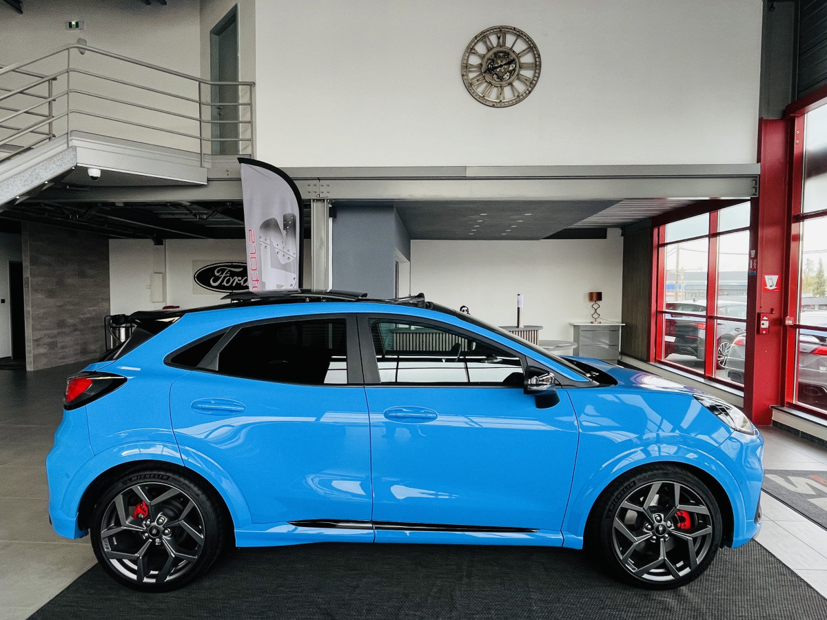 FORD PUMA ST 1,5 200  PHASE 2 PACK PERFORMANCE DIFFERENTIEL ATTELAGE GPS CAMERA  TOIT PANORAMIQUE FEUX FULL LED HIFI B&O APPLE CAR PLAY PACK HIVER PARK PILOT  KEYLESS BLEU AZURA  ETAT NEUF