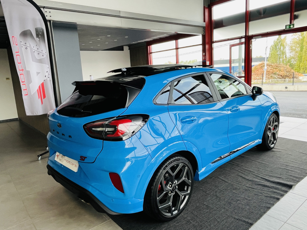 FORD PUMA ST 1,5 200  PHASE 2 PACK PERFORMANCE DIFFERENTIEL ATTELAGE GPS CAMERA  TOIT PANORAMIQUE FEUX FULL LED HIFI B&O APPLE CAR PLAY PACK HIVER PARK PILOT  KEYLESS BLEU AZURA  ETAT NEUF