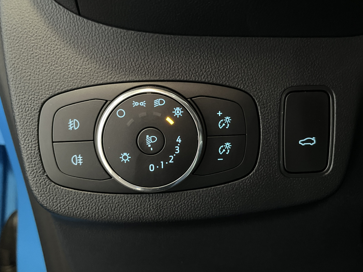 FORD PUMA ST 1,5 200  PHASE 2 PACK PERFORMANCE DIFFERENTIEL ATTELAGE GPS CAMERA  TOIT PANORAMIQUE FEUX FULL LED HIFI B&O APPLE CAR PLAY PACK HIVER PARK PILOT  KEYLESS BLEU AZURA  ETAT NEUF