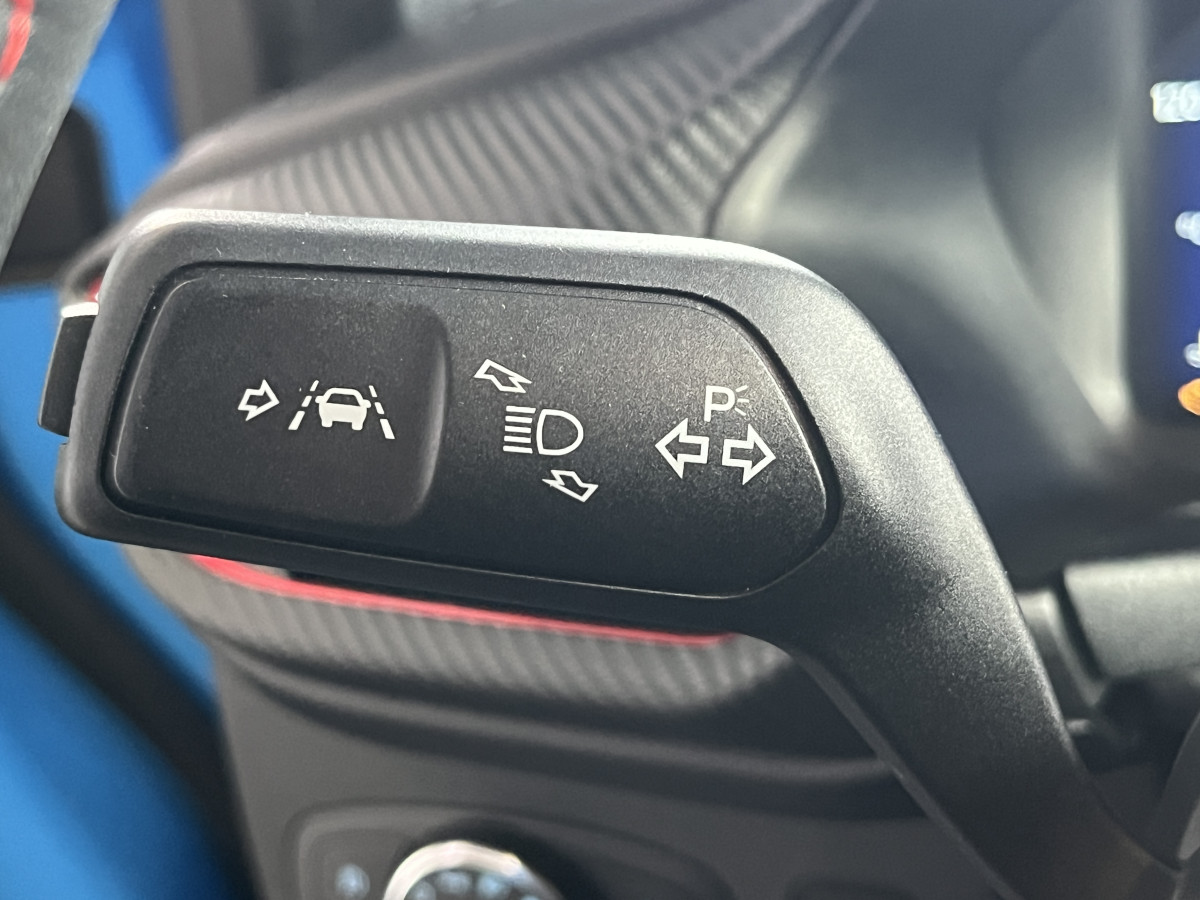 FORD PUMA ST 1,5 200  PHASE 2 PACK PERFORMANCE DIFFERENTIEL ATTELAGE GPS CAMERA  TOIT PANORAMIQUE FEUX FULL LED HIFI B&O APPLE CAR PLAY PACK HIVER PARK PILOT  KEYLESS BLEU AZURA  ETAT NEUF