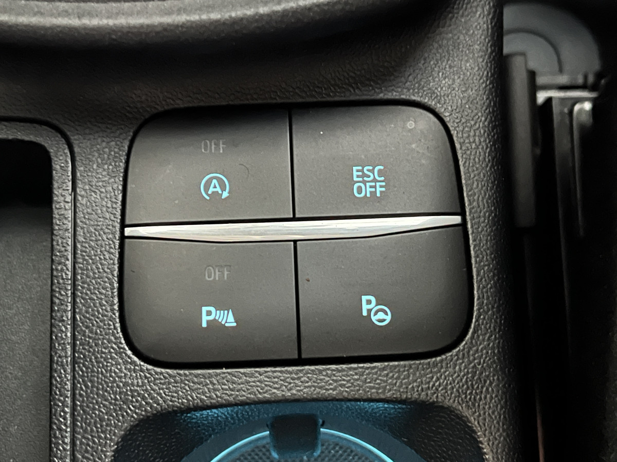 FORD PUMA ST 1,5 200  PHASE 2 PACK PERFORMANCE DIFFERENTIEL ATTELAGE GPS CAMERA  TOIT PANORAMIQUE FEUX FULL LED HIFI B&O APPLE CAR PLAY PACK HIVER PARK PILOT  KEYLESS BLEU AZURA  ETAT NEUF