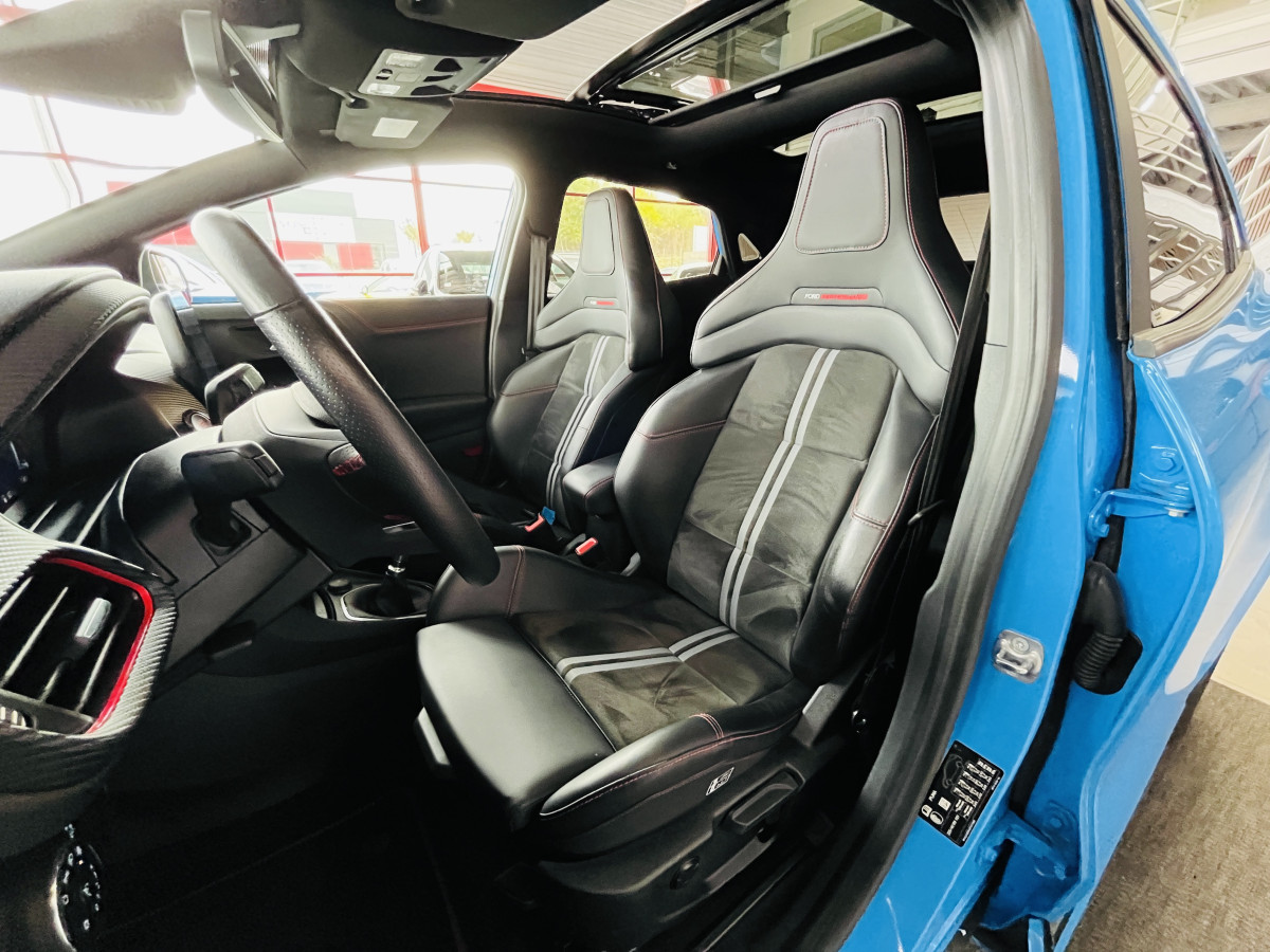 FORD PUMA ST 1,5 200  PHASE 2 PACK PERFORMANCE DIFFERENTIEL ATTELAGE GPS CAMERA  TOIT PANORAMIQUE FEUX FULL LED HIFI B&O APPLE CAR PLAY PACK HIVER PARK PILOT  KEYLESS BLEU AZURA  ETAT NEUF