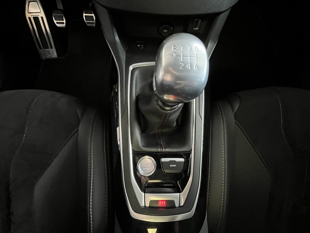 PEUGEOT 308 GTI 1,6 263 PHASE 2 TOIT PANORAMIQUE GPS CAMERA KEYLESS  HIFI DENON REGULATEUR LIMITEUR APPLE CARPLAY DIFFERENTIEL A GLISSEMENT JANTES 19 PARK ASSIST