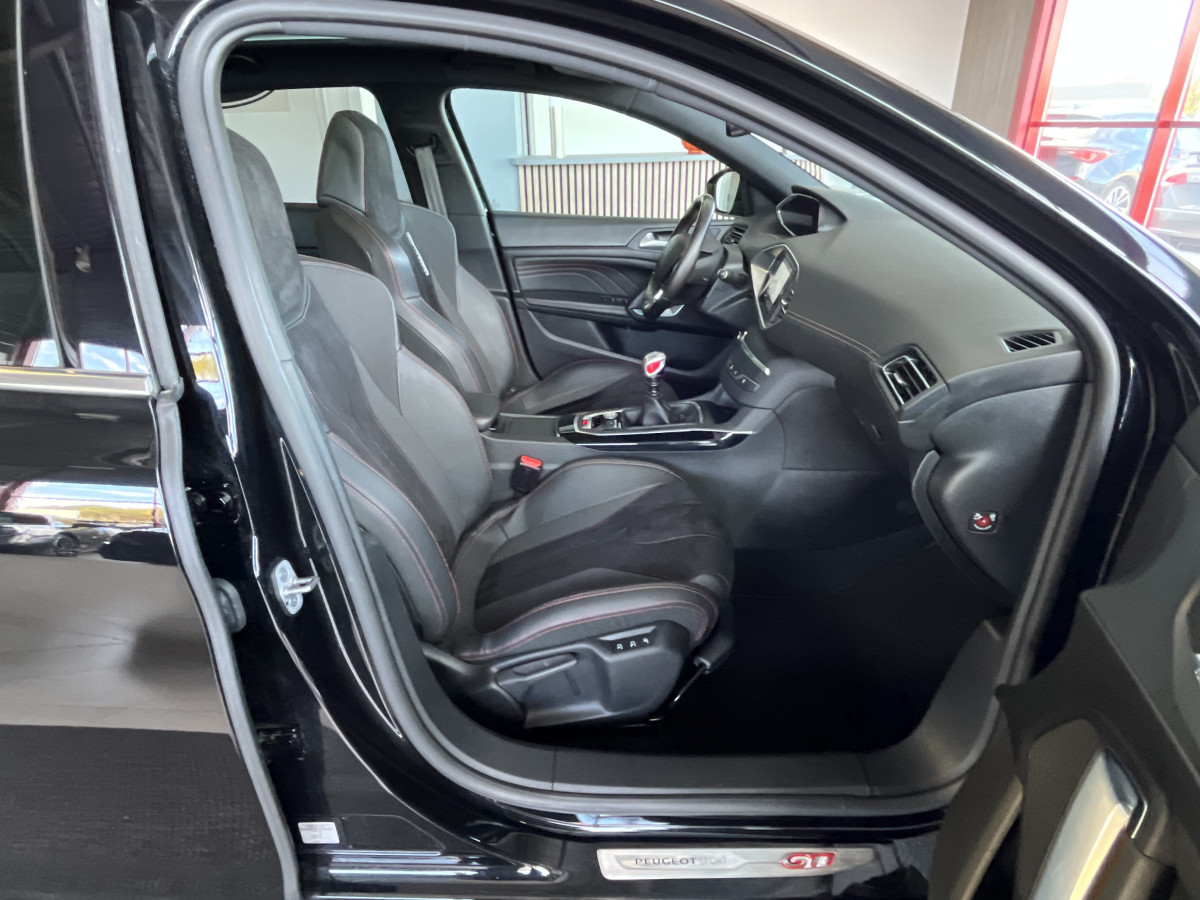 PEUGEOT 308 GTI 1,6 263 PHASE 2 TOIT PANORAMIQUE GPS CAMERA KEYLESS  HIFI DENON REGULATEUR LIMITEUR APPLE CARPLAY DIFFERENTIEL A GLISSEMENT JANTES 19 PARK ASSIST