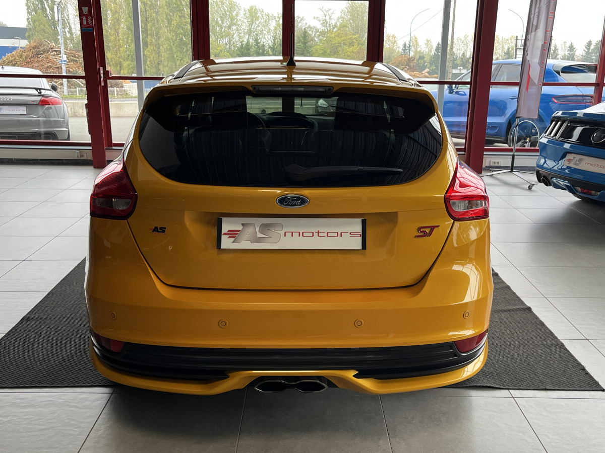 FORD FOCUS ST 2,0 250 PACK PERFORMANCE GPS REGULATEUR LIMITEUR BI-XENON PACK HIVER RECARO KEYLESS PARK PILOT  HIFI SONY BLUETOOTH JANTES 19  EXCELLENT ETAT