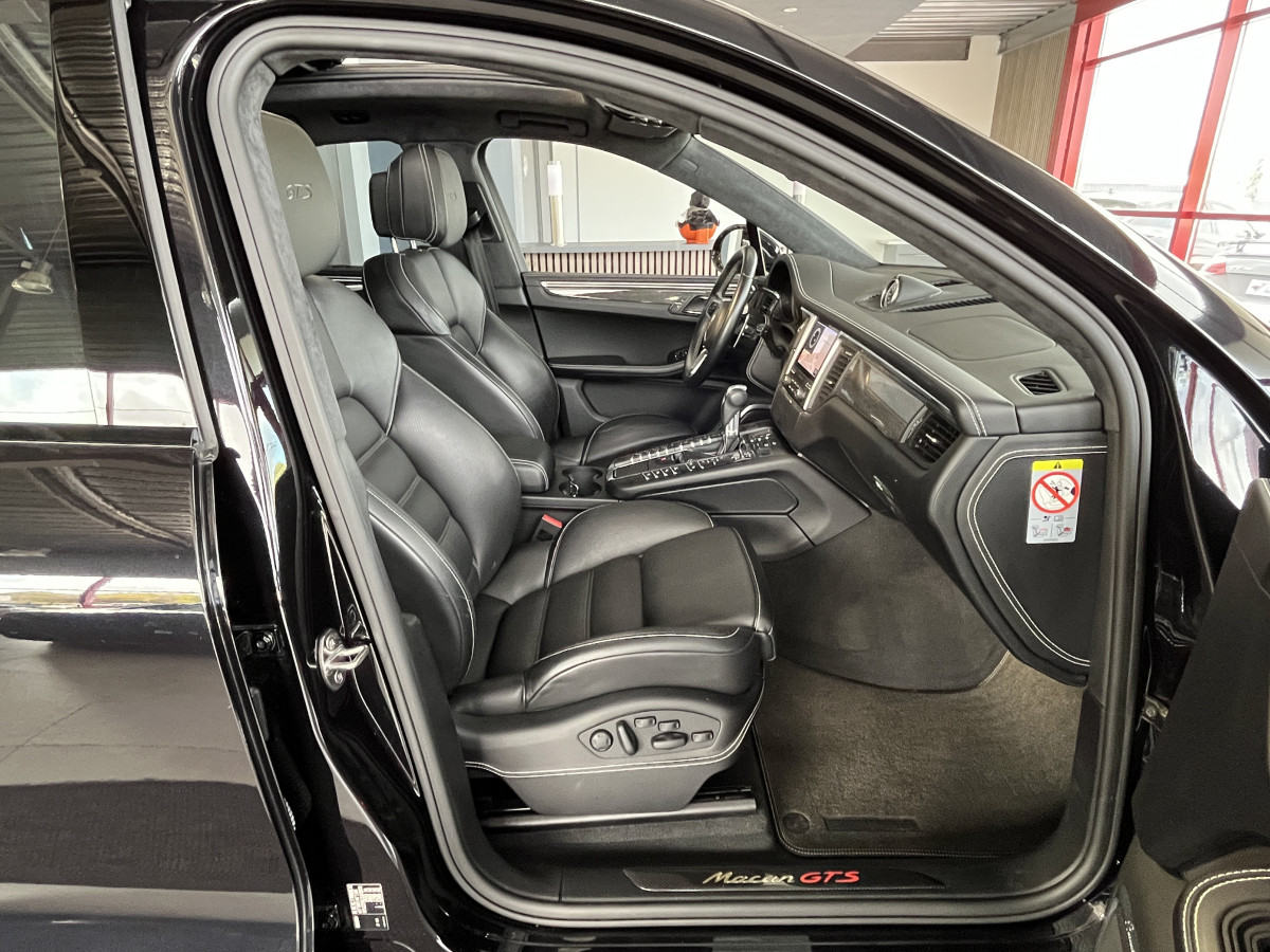 PORSCHE MACAN GTS 3,0 V6 360 4X4 PDK ATTELAGE TOIT PANORAMIQUE  GPS CAMERA 360 APPLE CARPLAY PDLS PLUS  PCM PASM REGULATEUR ADAPTATIF HIFI BURMESTER FEUX FULL LED  PACK CHRONO SPORT JANTES SPORT CLASSIC 21  EXCELLENT ETAT