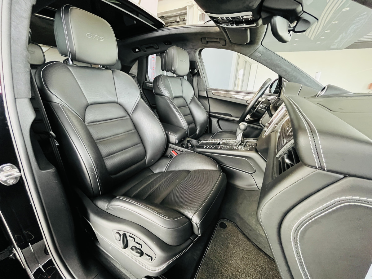 PORSCHE MACAN GTS 3,0 V6 360 4X4 PDK ATTELAGE TOIT PANORAMIQUE  GPS CAMERA 360 APPLE CARPLAY PDLS PLUS  PCM PASM REGULATEUR ADAPTATIF HIFI BURMESTER FEUX FULL LED  PACK CHRONO SPORT JANTES SPORT CLASSIC 21  EXCELLENT ETAT
