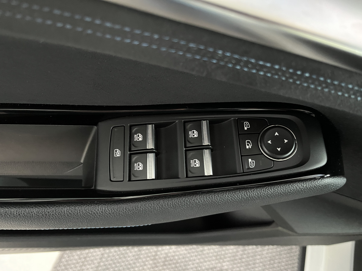 RENAULT AUSTRAL ICONIC ESPRIT ALPINE E-TECH FULL HYBRID 200 ATTELAGE GPS CAMERA 360 KEYLESS APPLE CARPLAY REGULATEUR ADAPTATIF LIMITEUR FULL LED VISION PARK PILOT AV-AR JANTES 20 EXCELLENT ETAT
