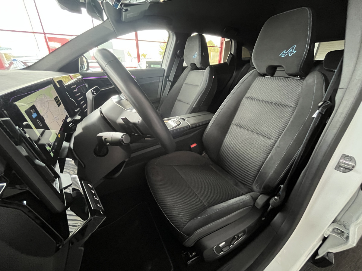 RENAULT AUSTRAL ICONIC ESPRIT ALPINE E-TECH FULL HYBRID 200 ATTELAGE GPS CAMERA 360 KEYLESS APPLE CARPLAY REGULATEUR ADAPTATIF LIMITEUR FULL LED VISION PARK PILOT AV-AR JANTES 20 EXCELLENT ETAT