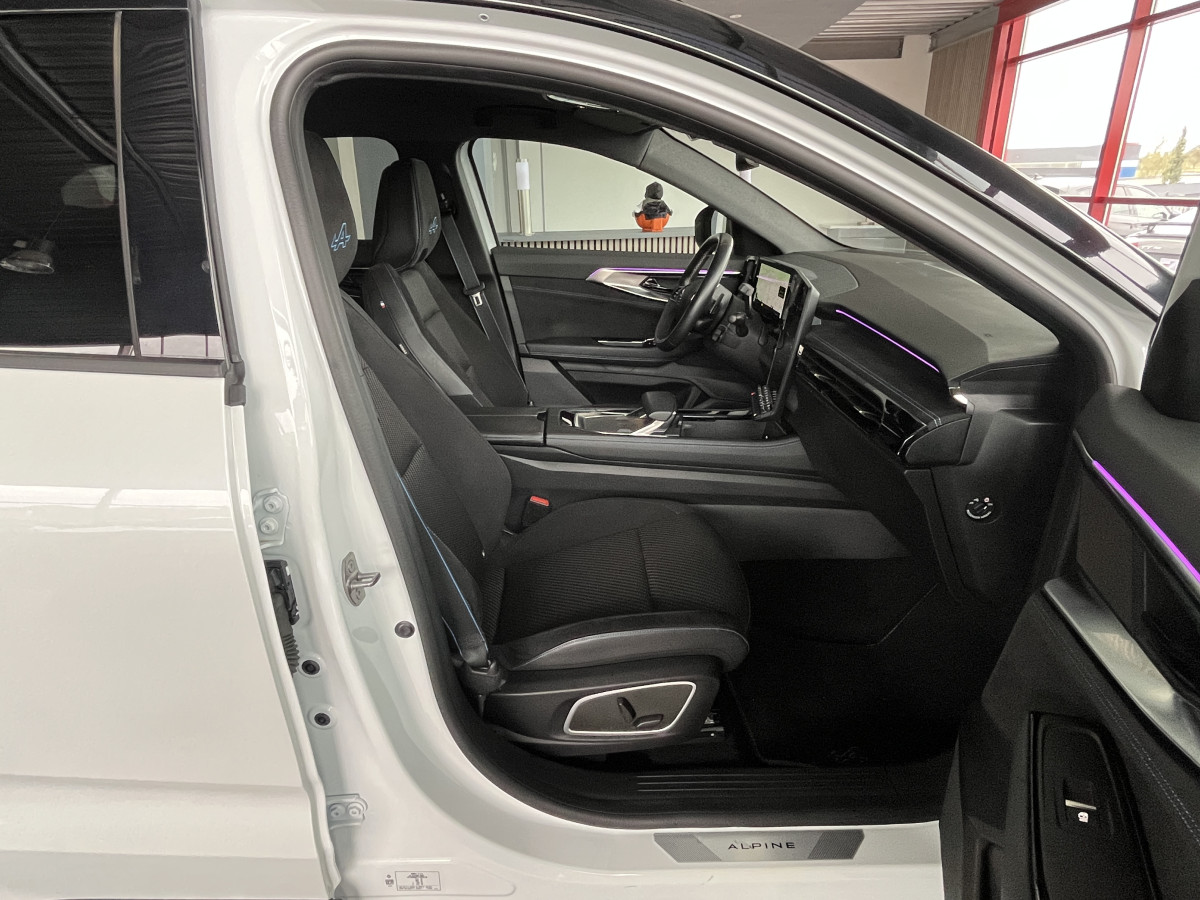 RENAULT AUSTRAL ICONIC ESPRIT ALPINE E-TECH FULL HYBRID 200 ATTELAGE GPS CAMERA 360 KEYLESS APPLE CARPLAY REGULATEUR ADAPTATIF LIMITEUR FULL LED VISION PARK PILOT AV-AR JANTES 20 EXCELLENT ETAT