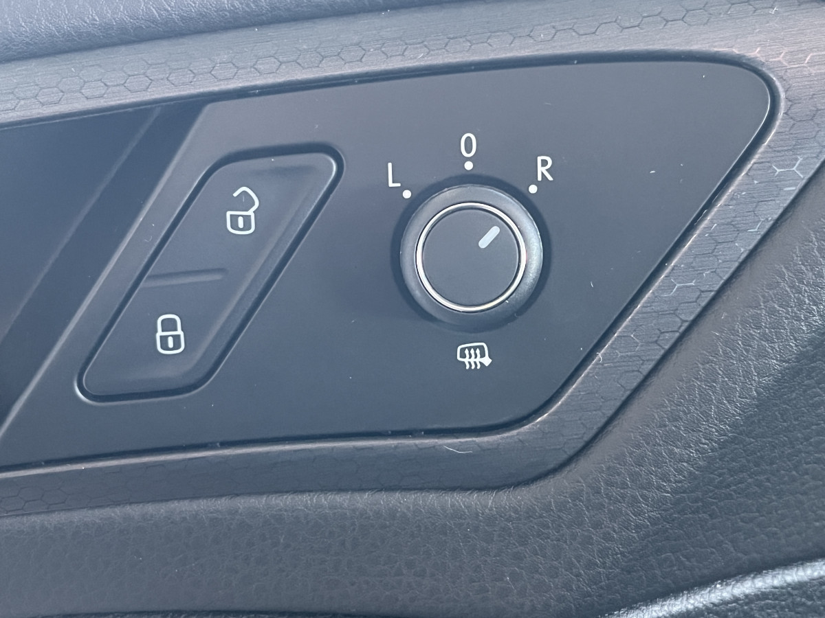 VW GOLF 7 GTI TCR  2,0 TSI 290 DSG7 TOIT PANORAMIQUE OUVRANT  GPS CAMERA  ACC DCC DIGITAL COCKPIT KEYLESS REGULATEUR ADAPTATIF LIMITEUR  FULL LED JANTES 19  EXCELLENT ETAT