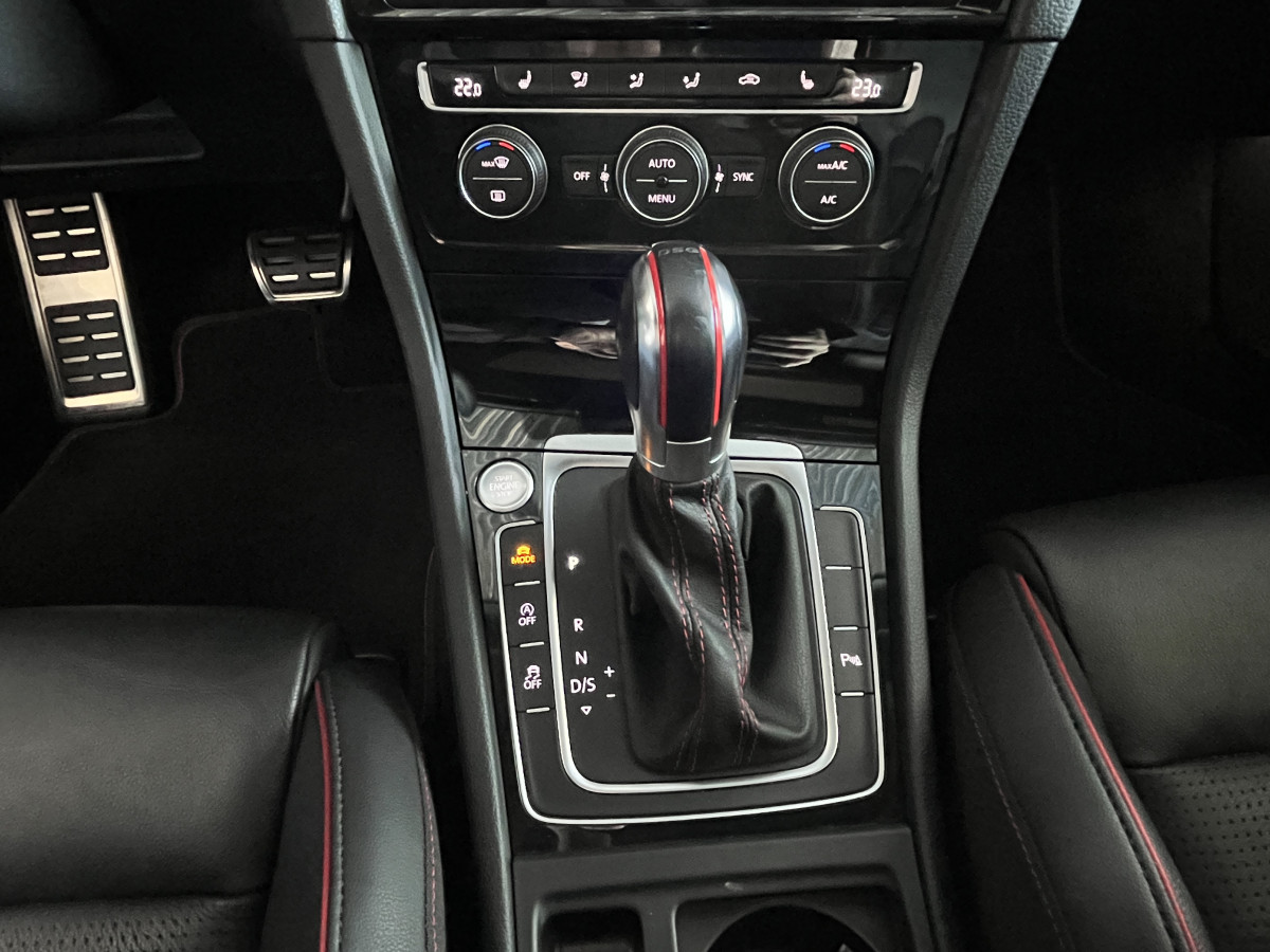 VW GOLF 7 GTI TCR  2,0 TSI 290 DSG7 TOIT PANORAMIQUE OUVRANT  GPS CAMERA  ACC DCC DIGITAL COCKPIT KEYLESS REGULATEUR ADAPTATIF LIMITEUR  FULL LED JANTES 19  EXCELLENT ETAT