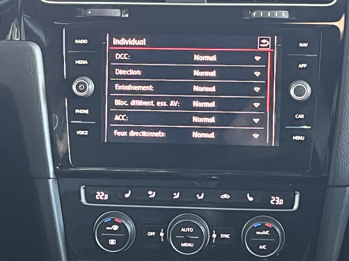 VW GOLF 7 GTI TCR  2,0 TSI 290 DSG7 TOIT PANORAMIQUE OUVRANT  GPS CAMERA  ACC DCC DIGITAL COCKPIT KEYLESS REGULATEUR ADAPTATIF LIMITEUR  FULL LED JANTES 19  EXCELLENT ETAT