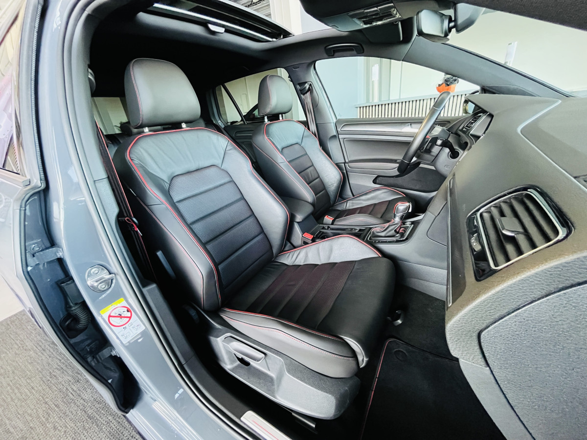 VW GOLF 7 GTI TCR  2,0 TSI 290 DSG7 TOIT PANORAMIQUE OUVRANT  GPS CAMERA  ACC DCC DIGITAL COCKPIT KEYLESS REGULATEUR ADAPTATIF LIMITEUR  FULL LED JANTES 19  EXCELLENT ETAT