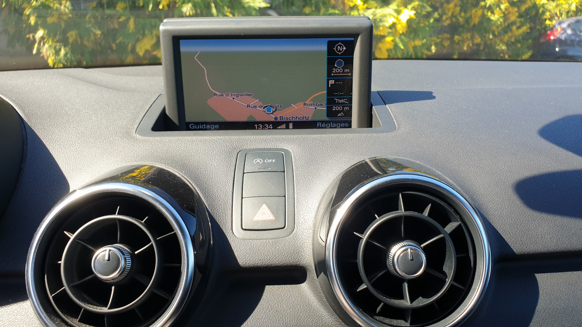 AUDI A1  1,4 TFSI 122 DSG7  FULL S-LINE GPS