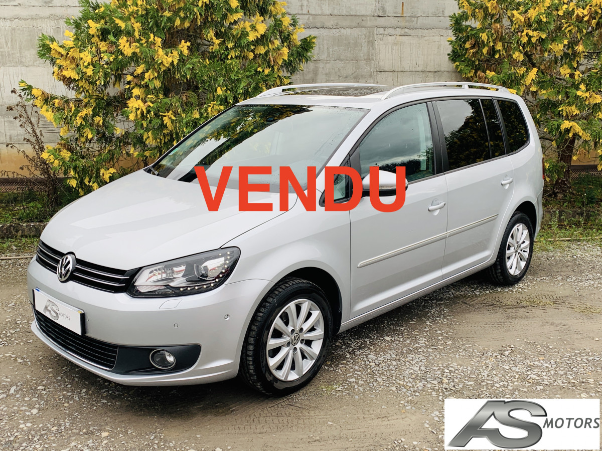 VOLKSWAGEN TOURAN 2,0 TDI 140 DSG6 TYPE CARAT GPS CAMERA TOIT PANO ATTELAGE