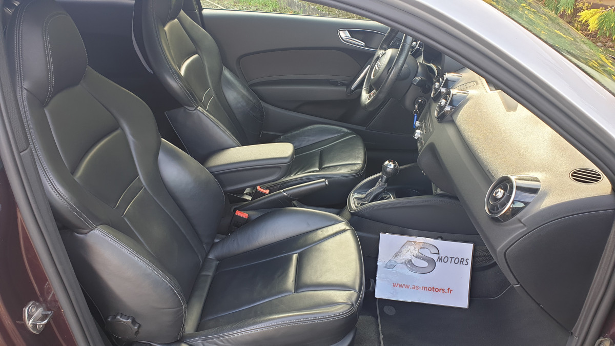 AUDI A1 1,4 TFSI 122 DSG7 FULL S-LINE TOIT PANO BLUETOOTH GPS