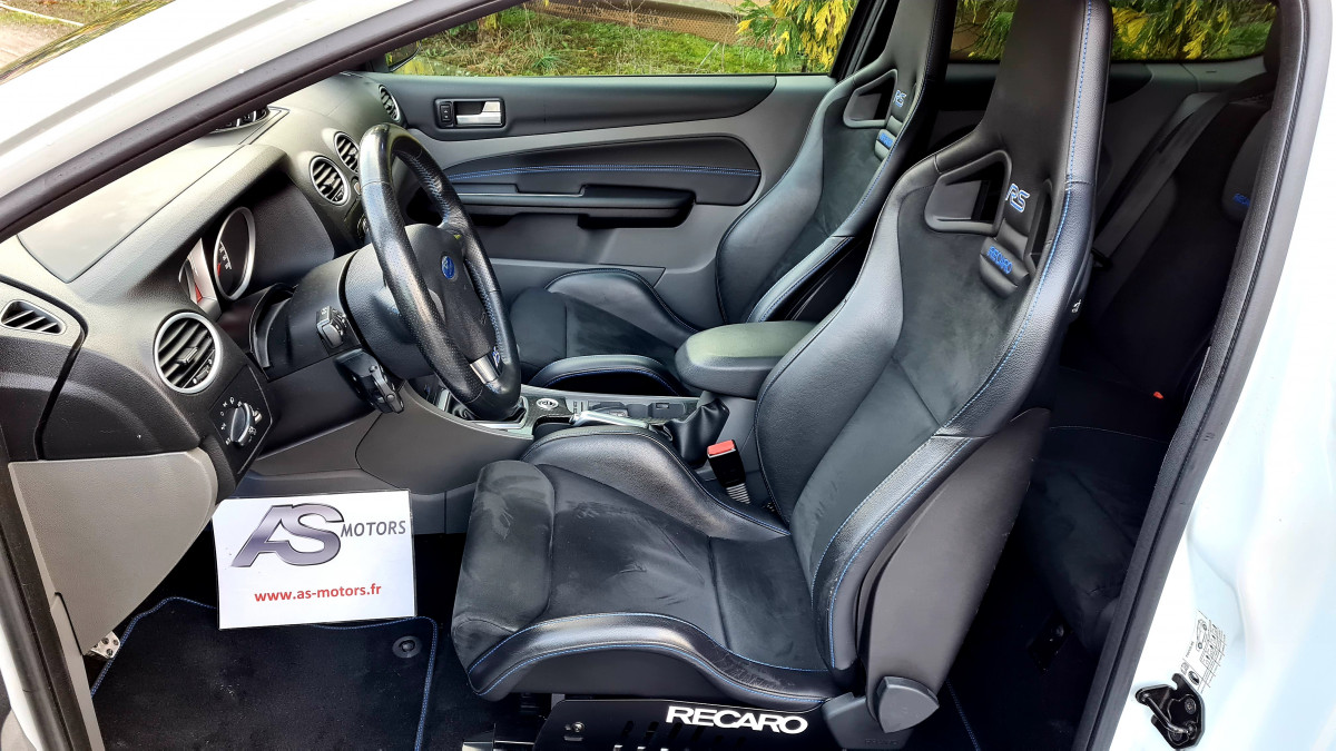 FORD FOCUS RS 2.5 T 305 RECARO