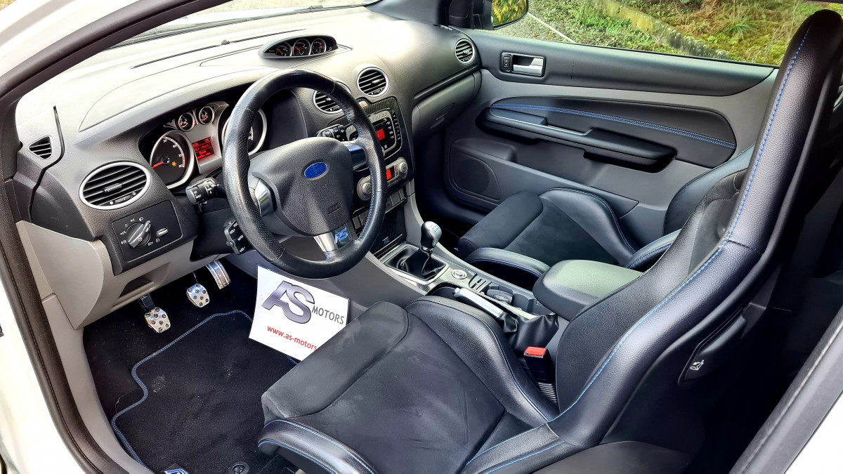 FORD FOCUS RS 2.5 T 305 RECARO