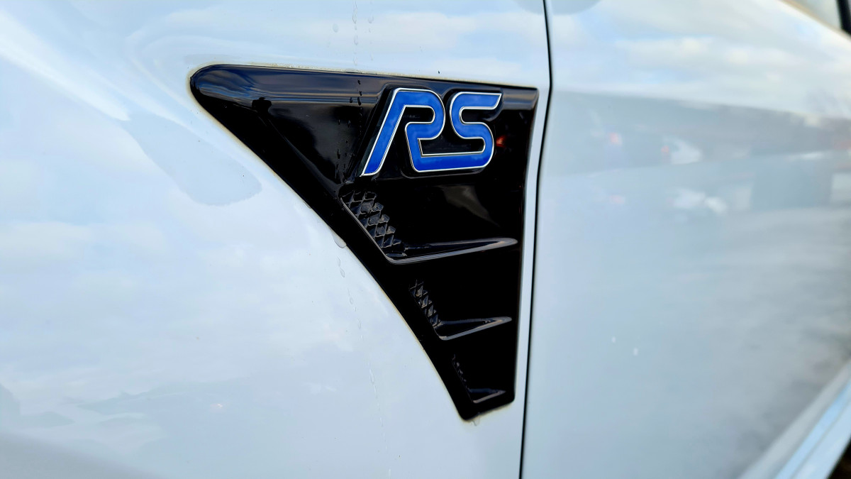 FORD FOCUS RS 2.5 T 305 RECARO