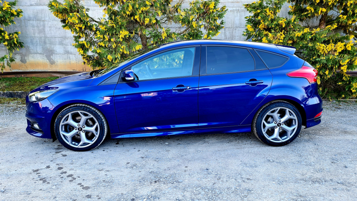 FORD FOCUS 2,0 ECOBOOST 250 ST Vente de véhicules d