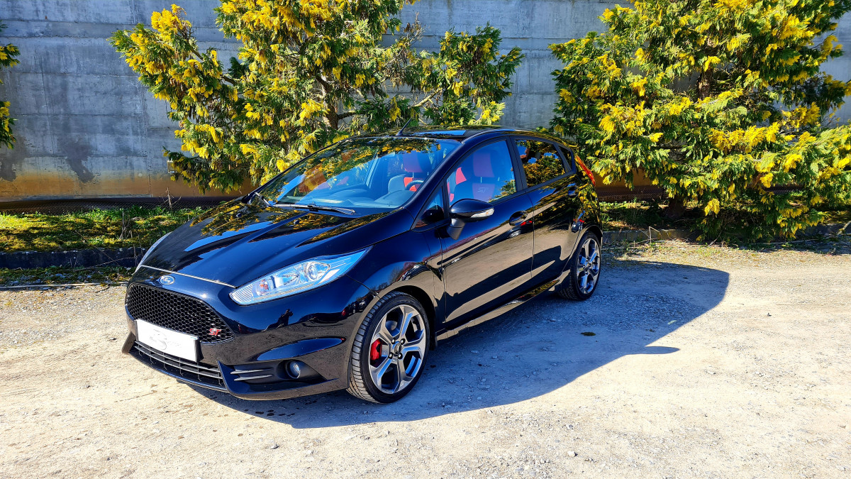 FIESTA ST 1,6 TURBO 182 PACK PERFORMANCE GPS CAMERA 5 PORTES