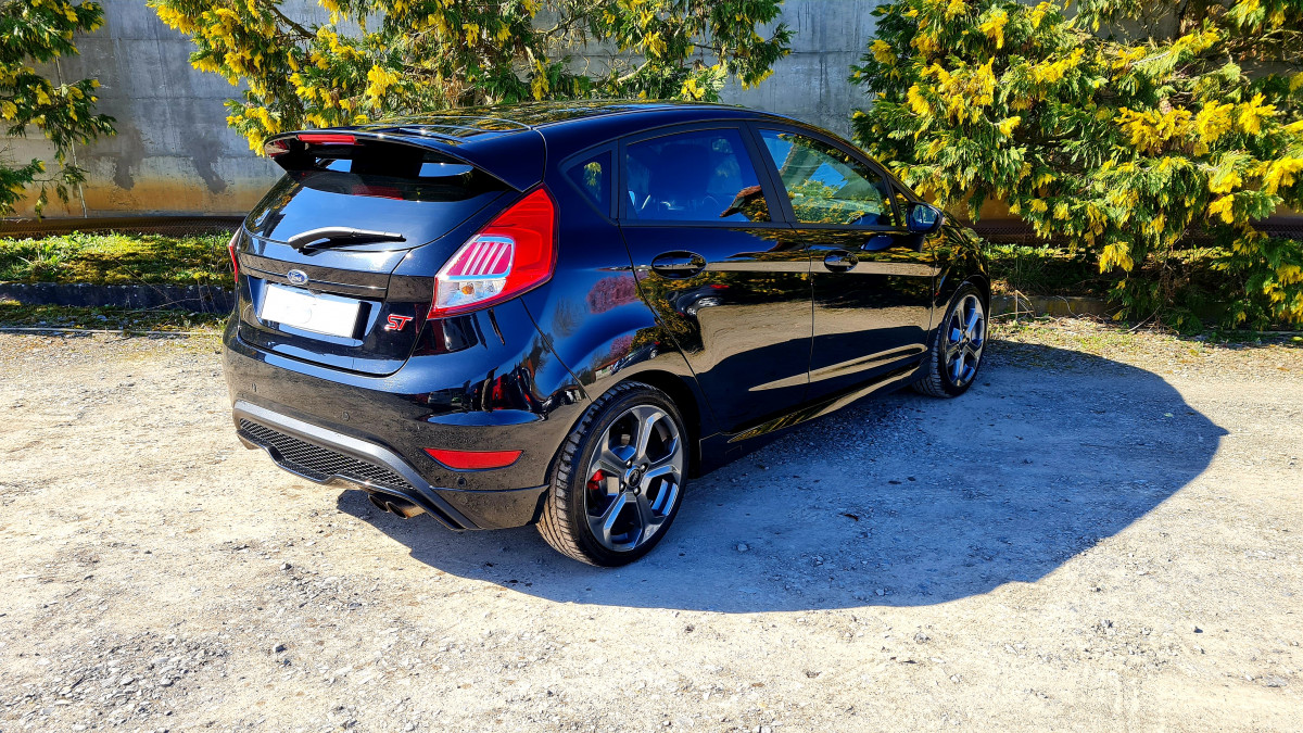 FIESTA ST 1,6 TURBO 182 PACK PERFORMANCE GPS CAMERA 5 PORTES