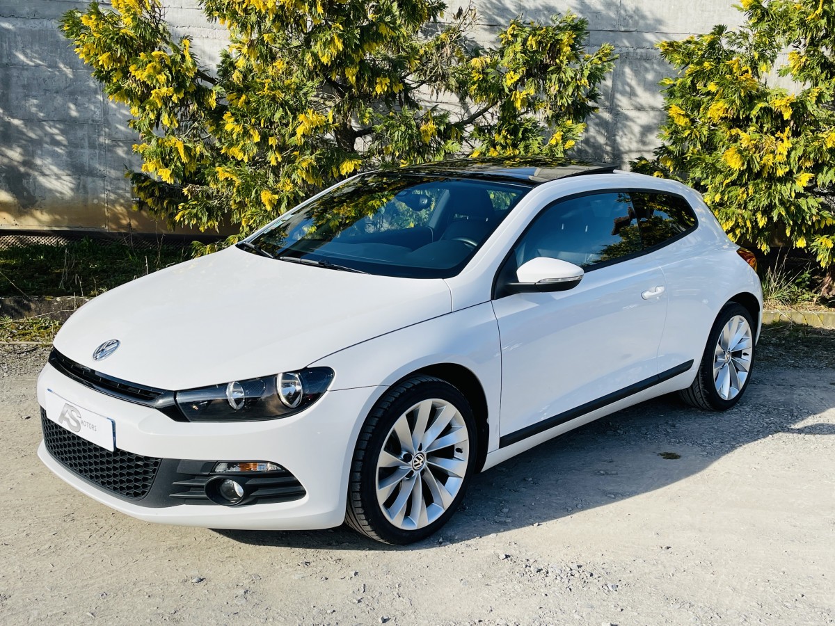 VOLKSWAGEN SCIROCCO 2,0 TFSI 200 SPORTLINE DSG6 TOIT PANO GPS