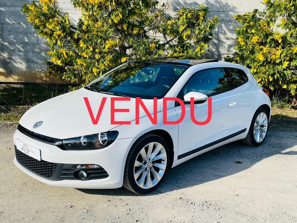 VOLKSWAGEN SCIROCCO 2,0 TFSI 200 SPORTLINE DSG6 TOIT PANO GPS