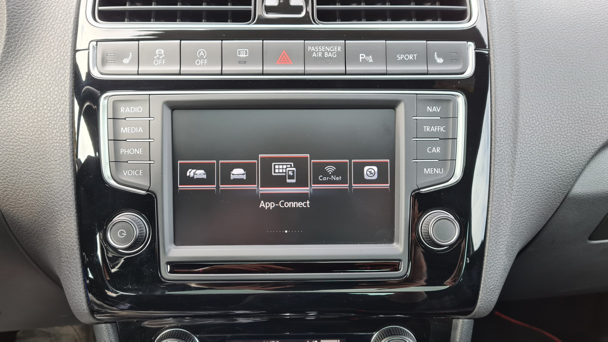 VOLKSWAGEN POLO GTI 1,8 DSG7 192 GPS  CARPLAY CHASSIS SPORT TOIT PANO