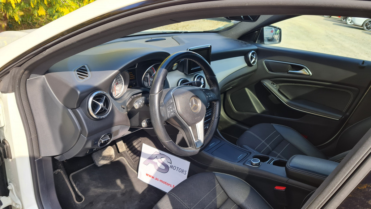 MERCEDES CLA 220 CDI 7G-DCT TYPE  FASCINATION  GPS TOIT PANO REGULATEUR