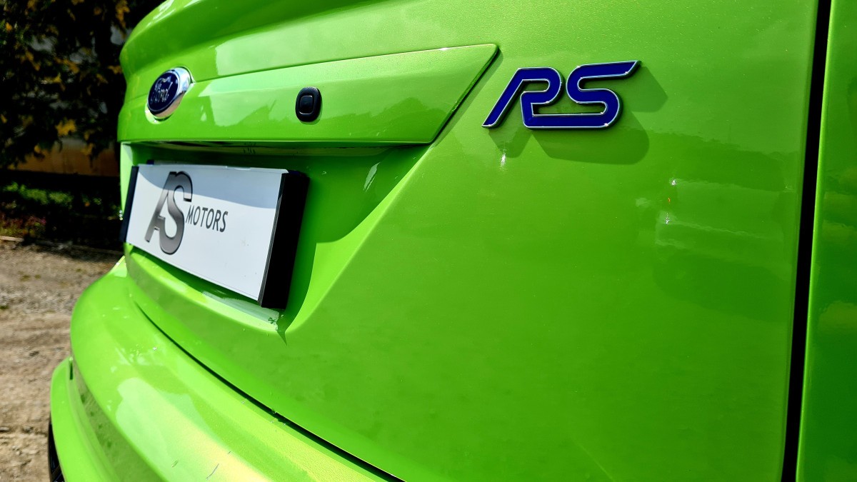 FORD FOCUS RS 2.5 T 305 RECARO