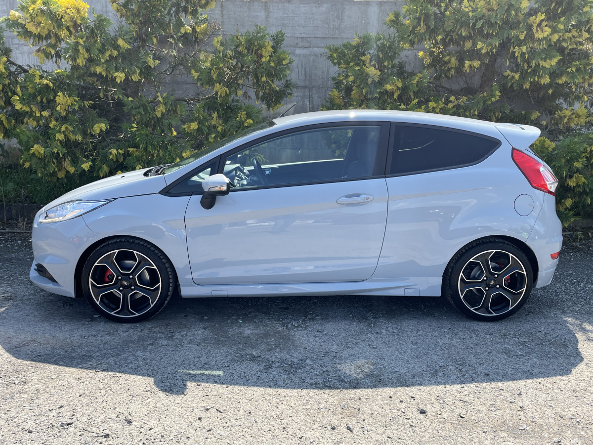 FORD FIESTA ST 1,6 TURBO 200  PACK PERF GPS CAMERA REGULATEUR