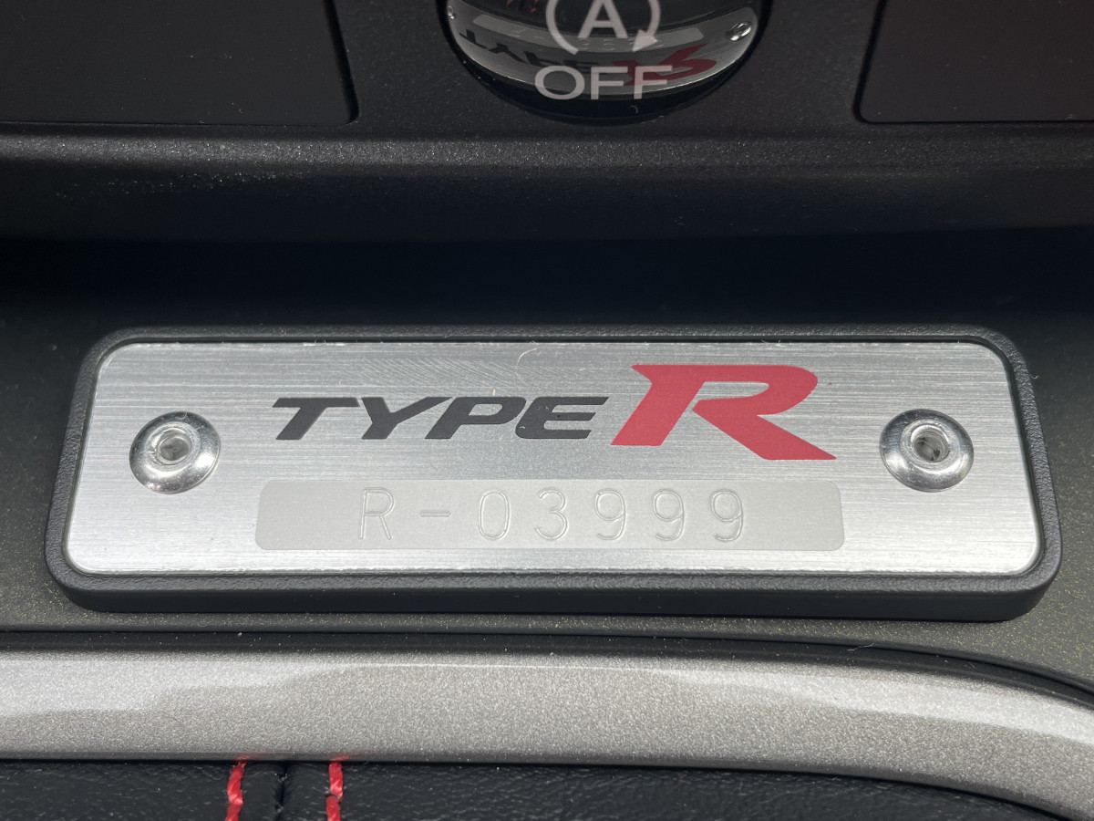 HONDA CIVIC 2,0 I-VTEC 310 TYPE R GT NUMEROTÉ R-03999