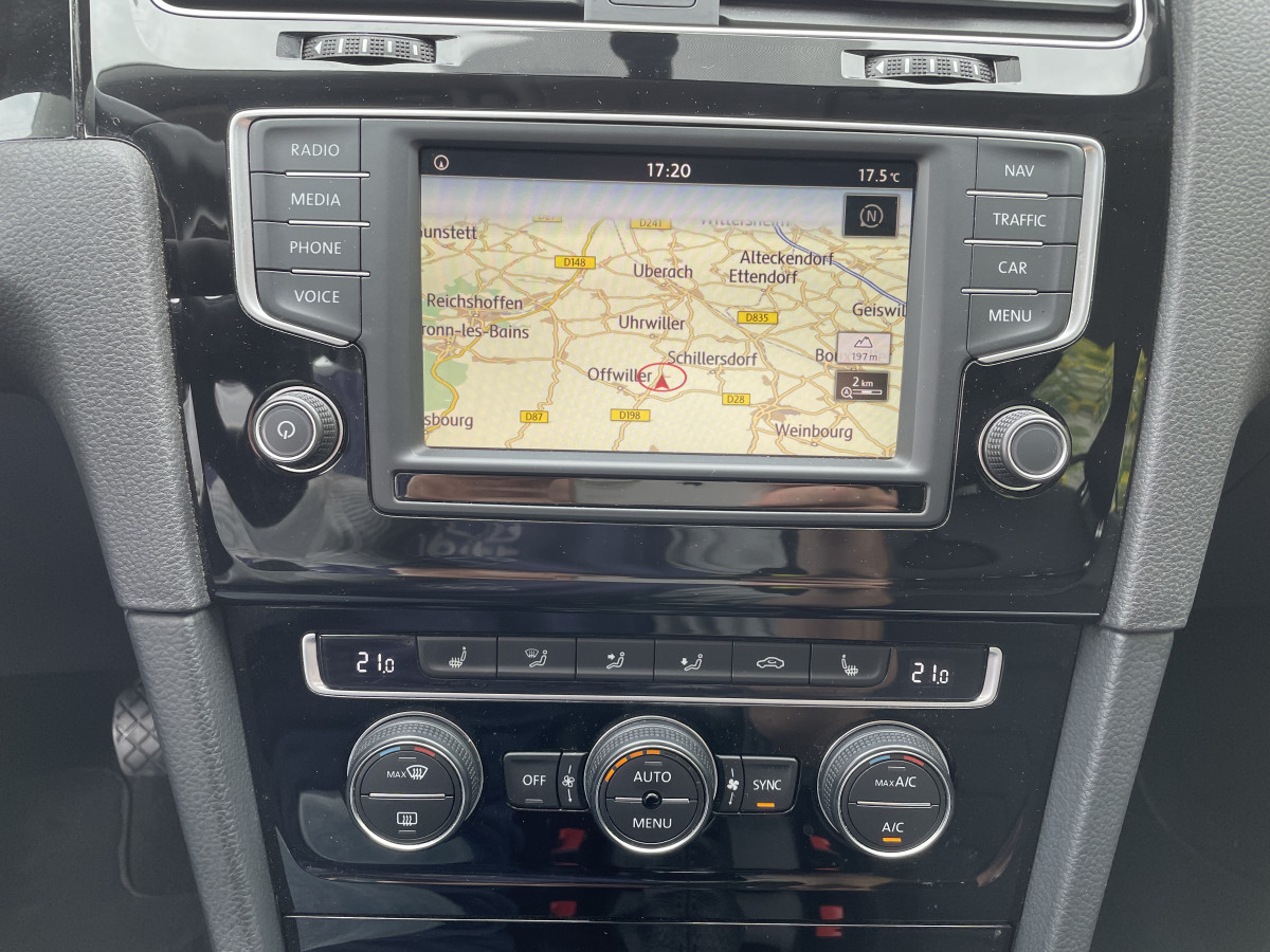 VOLKSWAGEN GOLF 1,4 TSI 125 TYPE CARAT GPS REGULATEUR BLUETOOTH