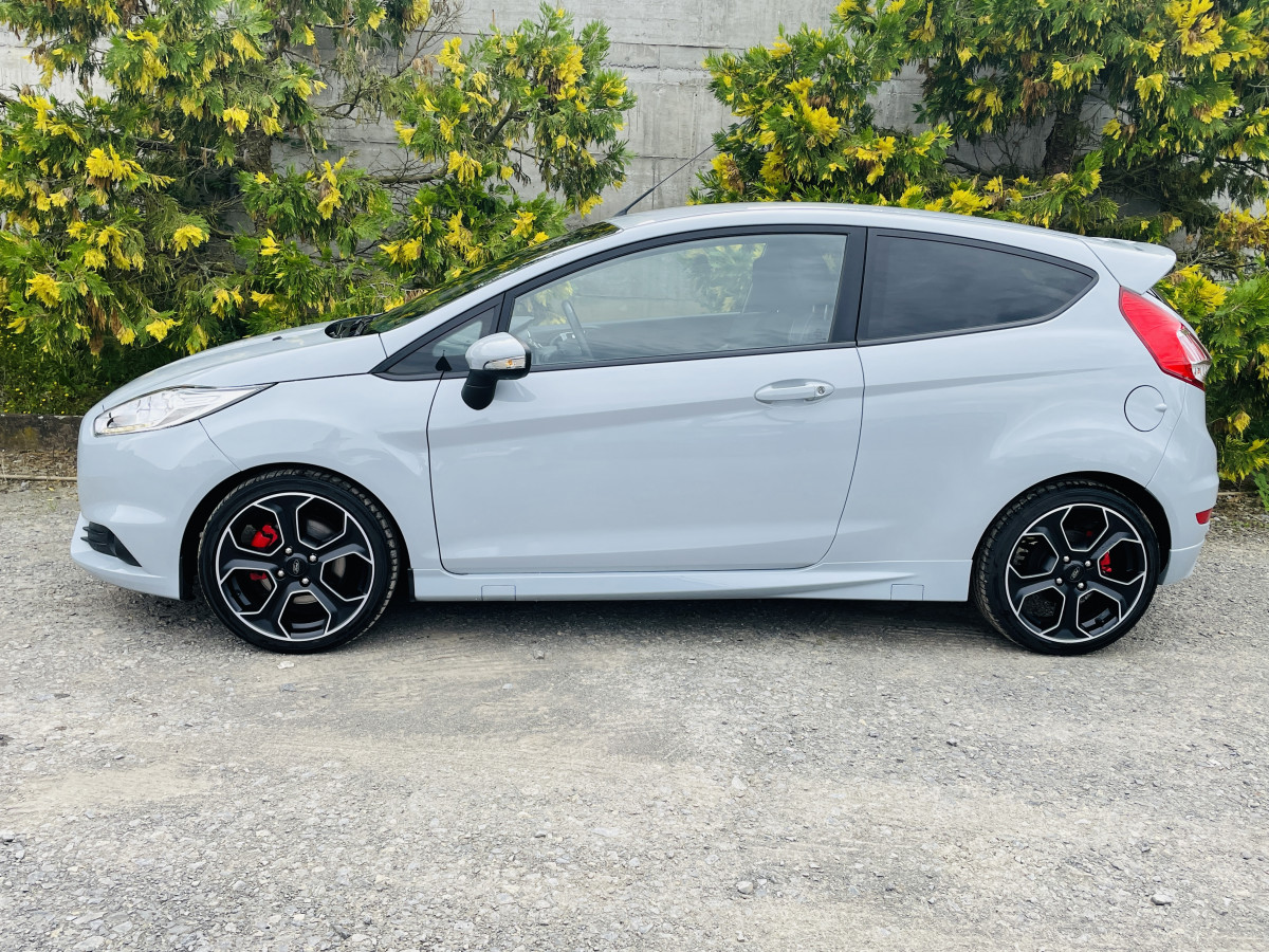 FORD FIESTA ST 1,6 TURBO 200  PACK PERF BLUETOOTH CLIM AUTO