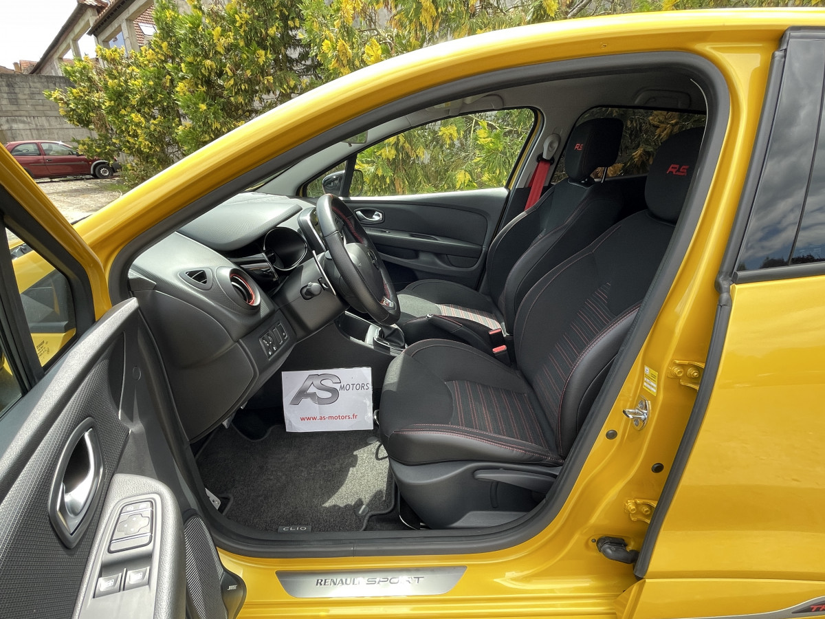 RENAULT CLIO RS TROPHY 1,6 220 GPS RS MONITOR BOSE