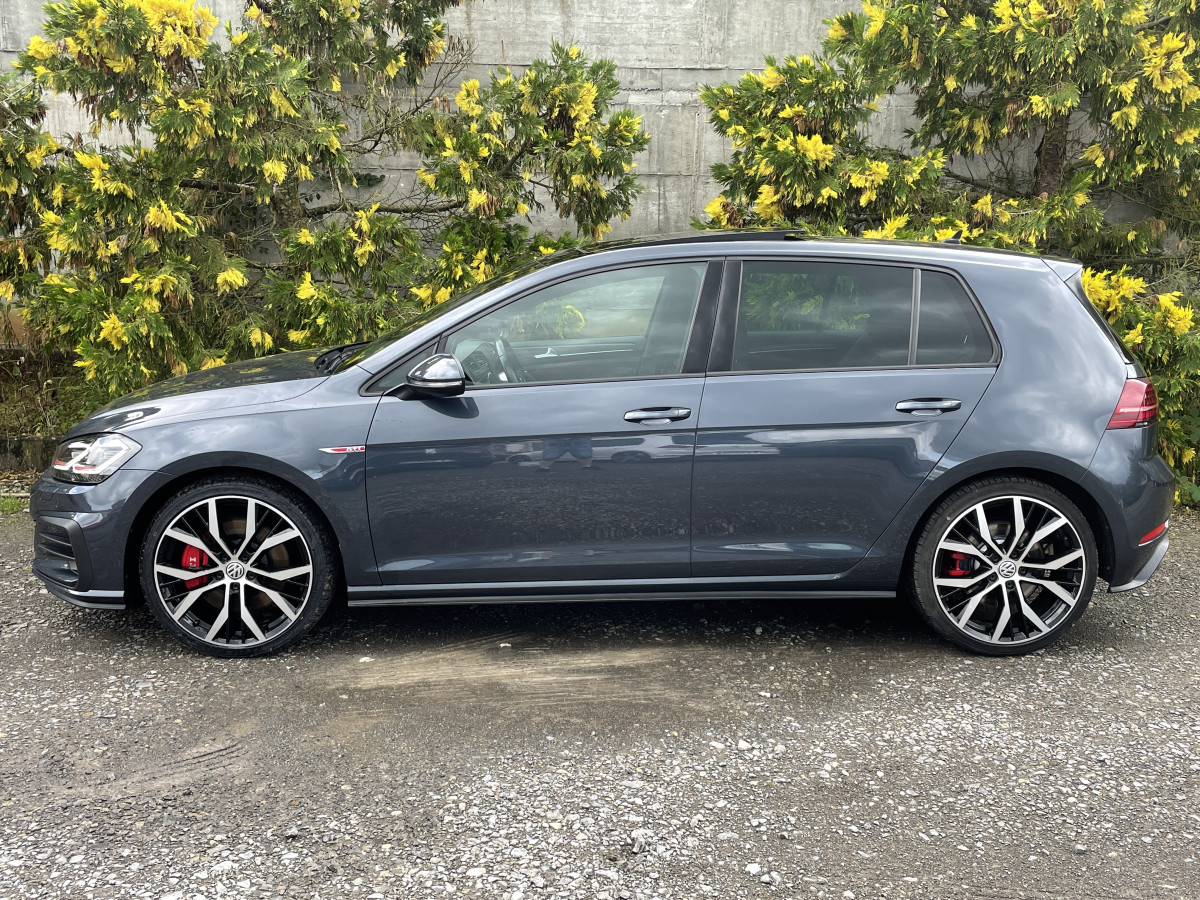 VOLKSWAGEN GOLF 7 2,0 TFSI 245 PERFORMANCE DSG7 GPS DIGITAL COCKPIT DYNAUDIO DCC ACC TOIT PANO KEYLESS