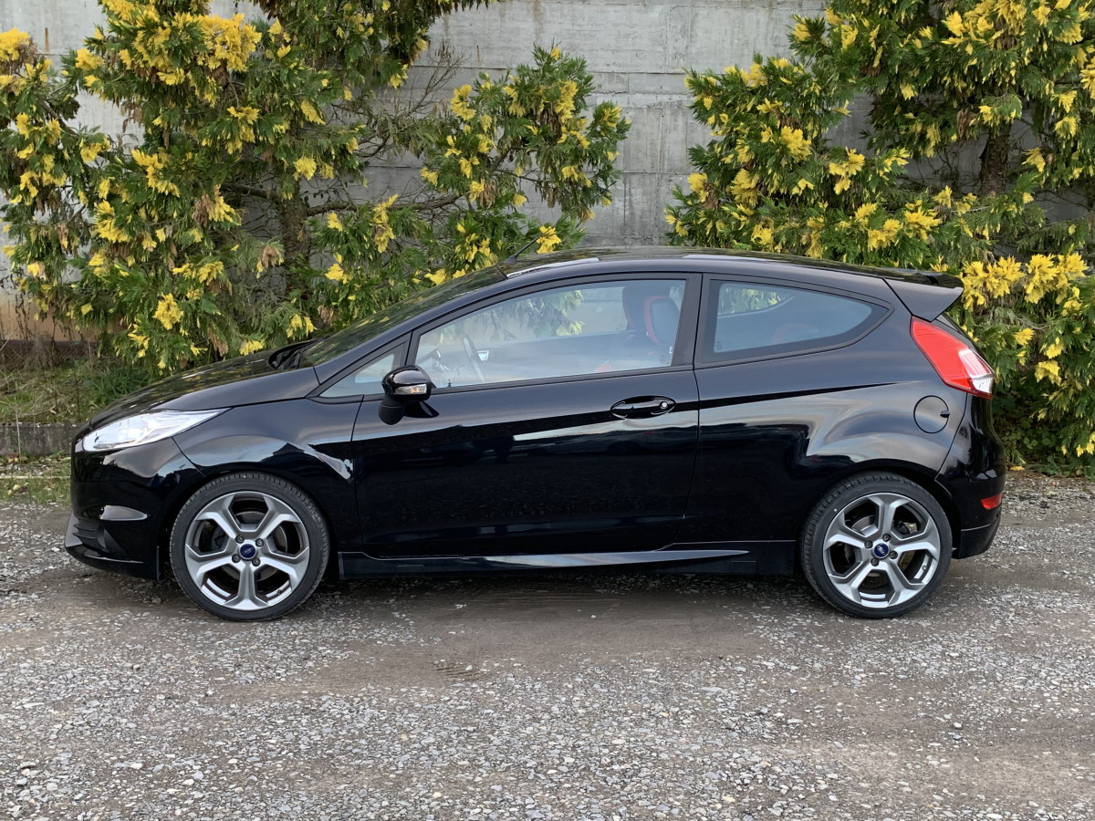 FORD FIESTA ST 1,6 TURBO 182 REGUL BLUETOOTH