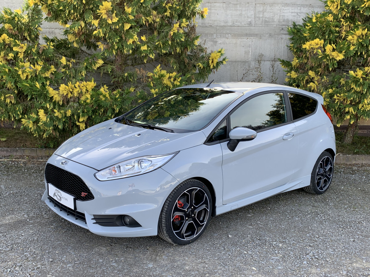 FORD FIESTA ST 1,6 TURBO 200 PACK PERF GPS REGULATEUR BLUETOOTH CAMERA