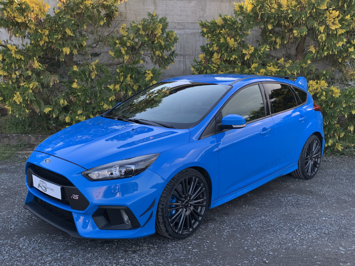 FORD FOCUS RS 2,3 ECOBOOST 350 BLEU NITROUS GPS CAMERA BAQUETS RECARO REGULATEUR BLUETOOTH DRIVING MODE